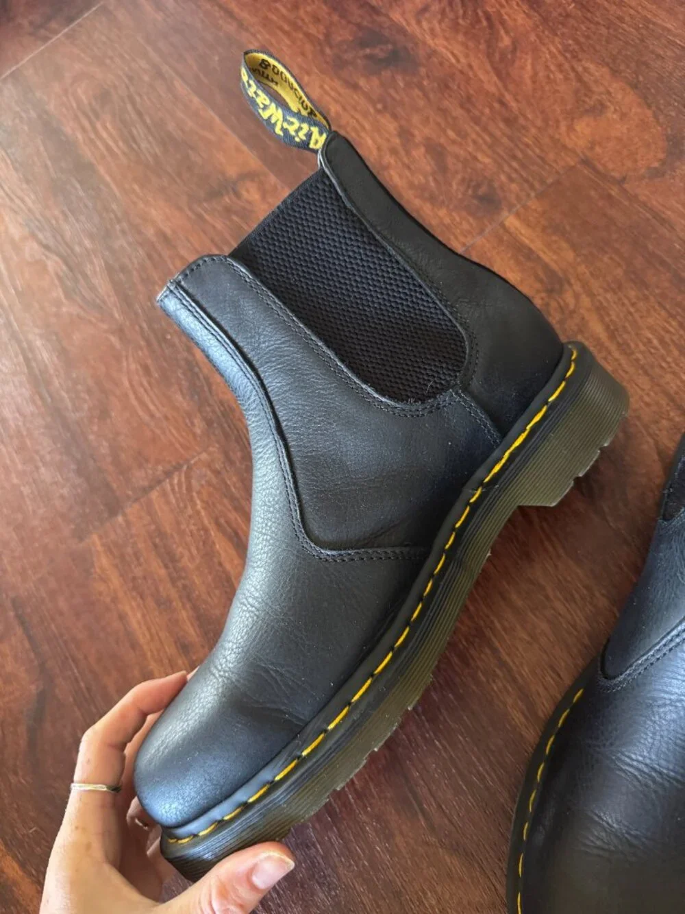 Dr. Martens 2976 Chelsea Boot - Men's US 8